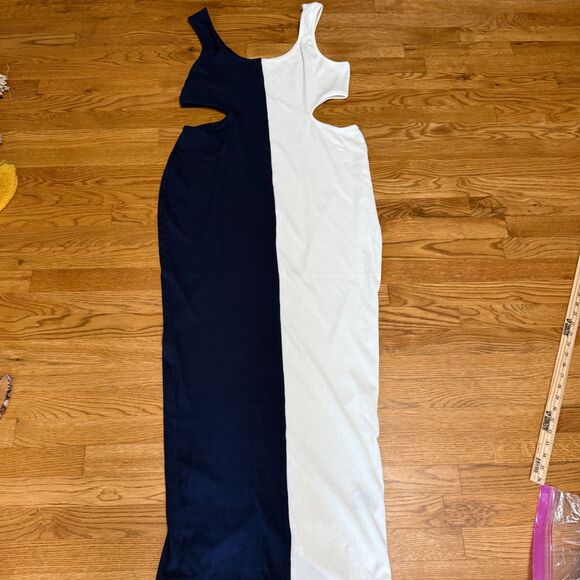 Qwasabee Two Toned Cut Out‎ Maxi Dress 1XL - Picture 2 of 4